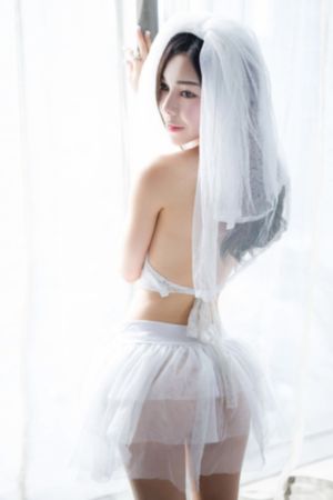 她美丽